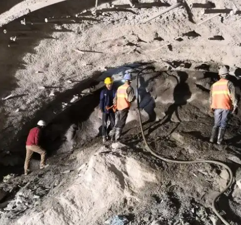 获嘉拱顶带模注浆料的施工流程及注意事项